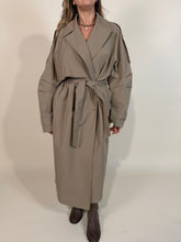 Carica l'immagine nel visualizzatore di Gallery, Trench Cammello
